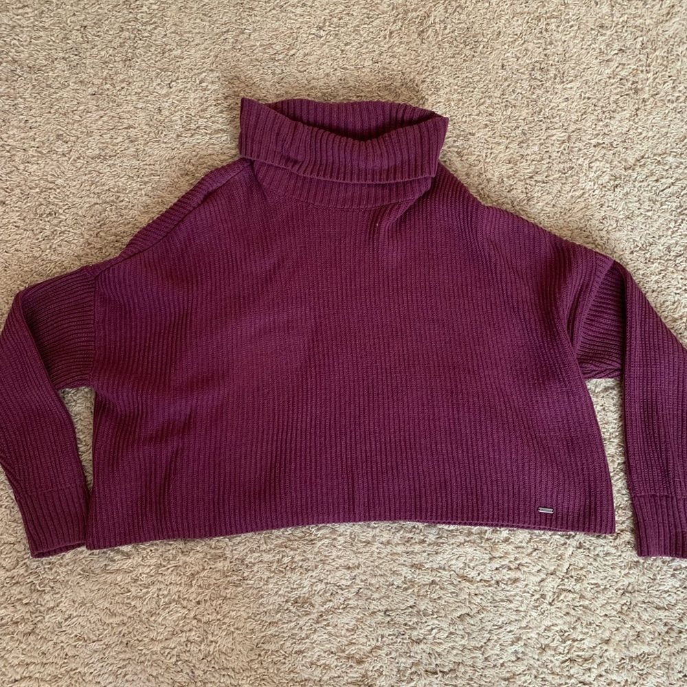 Hollister cropped purple sweater